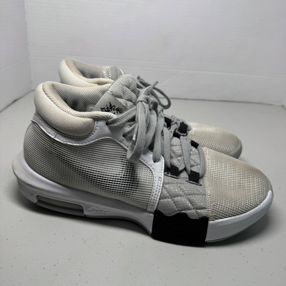 Basketball Mens Size 7 Nike LeBron Witness 8 White Grey Black FB2239-100 Sneaker